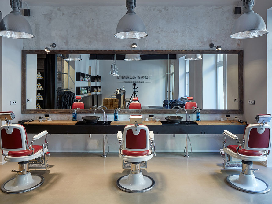 Tony Adam’s Barbershop, la barbería retro de OOOOX Studio en Praga