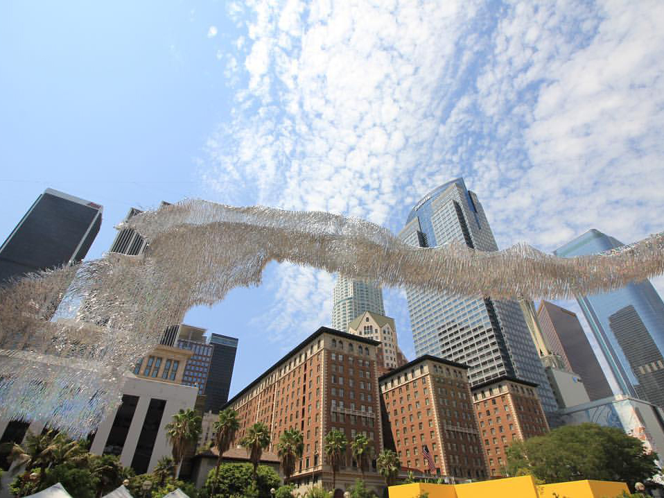 Liquid Shard, instalación de Poetic Kinetics en Los Angeles