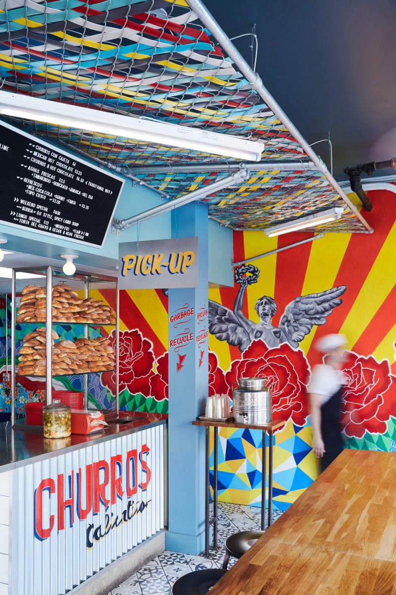 Tortería San Cosme, de +tongtong, el color de México invade Toronto. Fotografía: Naomi Finlay.