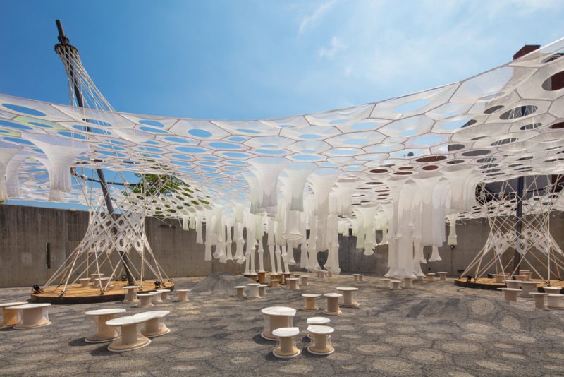 Lumen, de Jenny Sabin Studio, ganador del MoMA PS1 2017. Fotografía: Pablo Enriquez