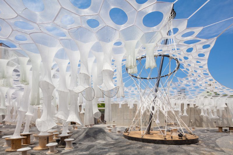 Lumen, de Jenny Sabin Studio, ganador del MoMA PS1 2017. Fotografía: Pablo Enriquez