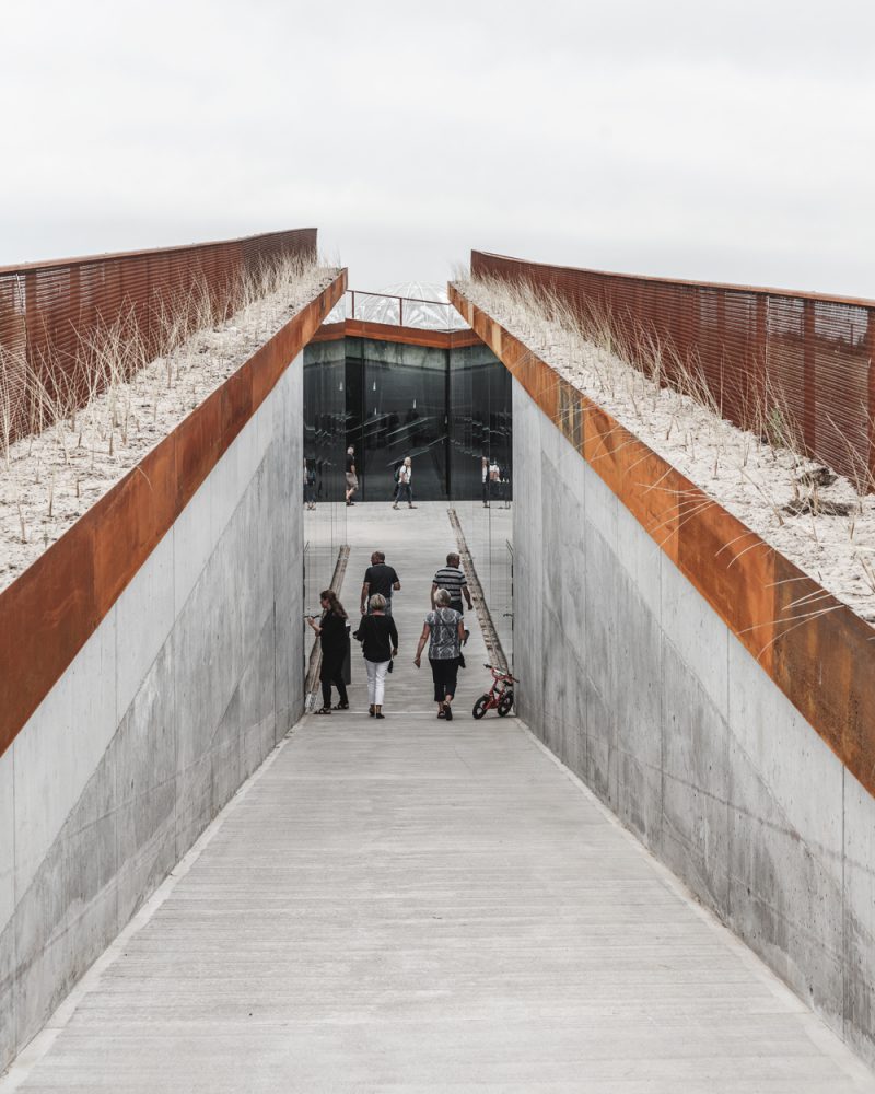 Tirpitz Museum, el “museo invisible” de BIG en Dinamarca. Foto: Rasmus Hjortshoj.