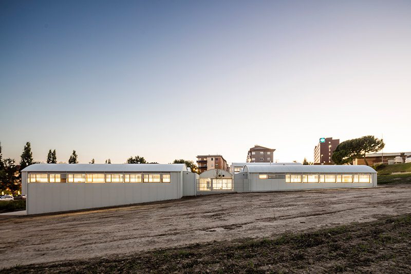 Centro Médico Psicopedagógico, el “edificio sano” de Comas-Pont Arquitectes