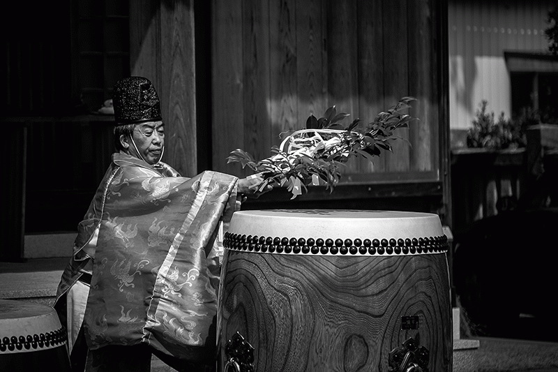 Ceremony of the traditional festival of Japan. Diseño visual de Yuta Takahashi