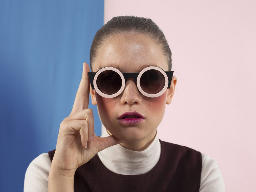 El movimiento Memphis inspira la nueva colección de Nina Mûr eyewear