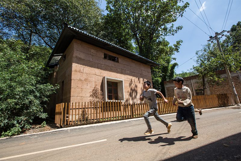 Una casa post-terremoto, ganadora de los premios WAF 2017
