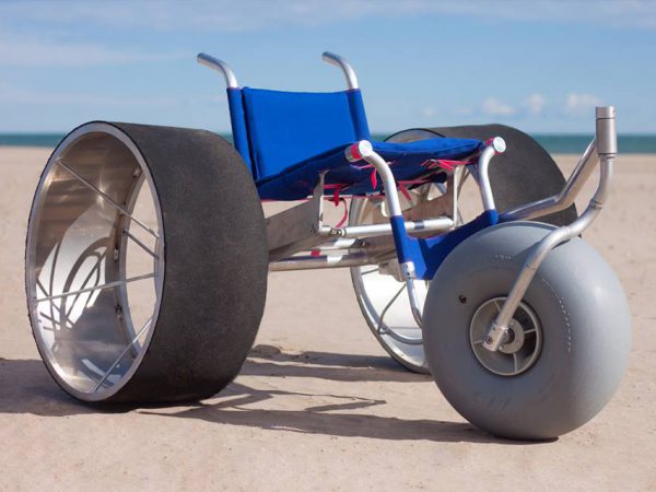 Diseño inclusivo: SandRoller, la silla de ruedas de playa diseñada por alumnos de la UPV