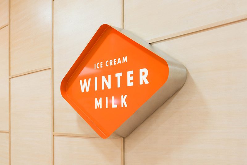 Anagrama diseña la identidad de marca de la heladería Winter Milk