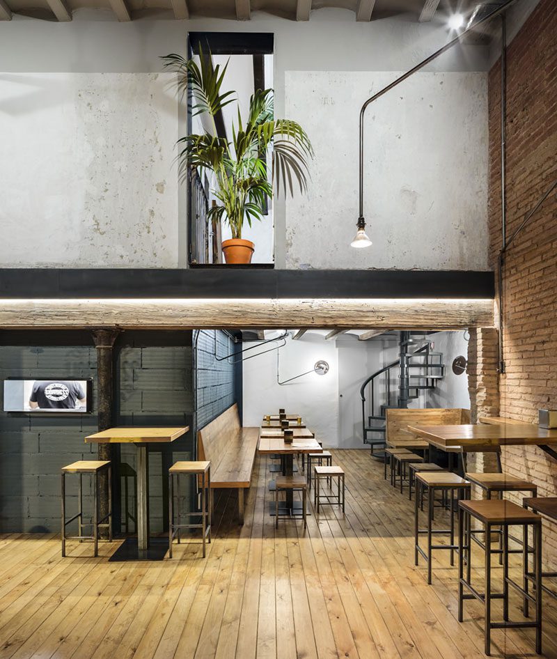 Hoppiness Beer Bar, la taberna popular de Jordi Ginabreda Studio