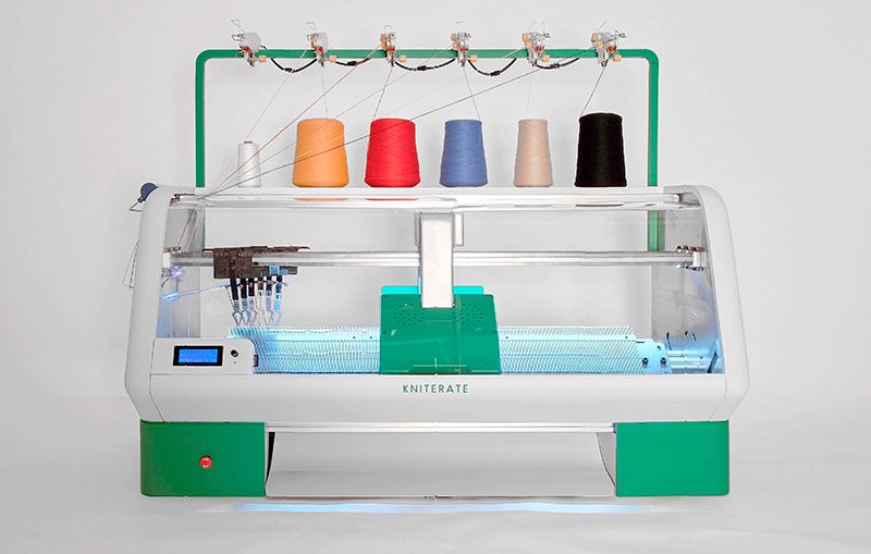 deficiencia silbar Cámara Kniterate, la máquina de tejer digital para democratizar la fabricación de  ropa | Experimenta