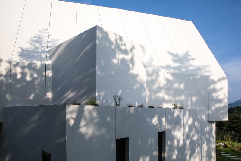 El monolito blanco de Woojin Lim y HI-MACS® en Corea del Sur