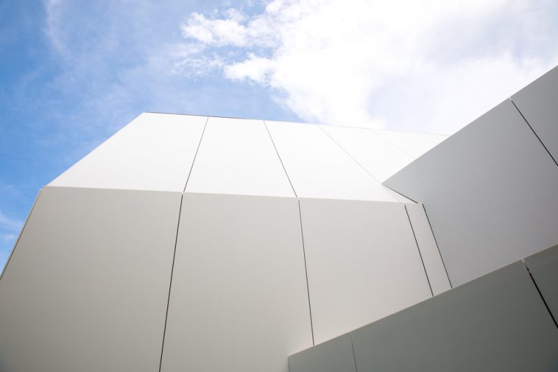 El monolito blanco de Woojin Lim y HI-MACS® en Corea del Sur
