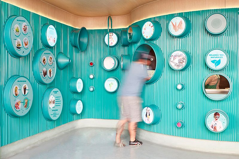 Gelatoscopio, la utópica heladería de Esrawe Studio