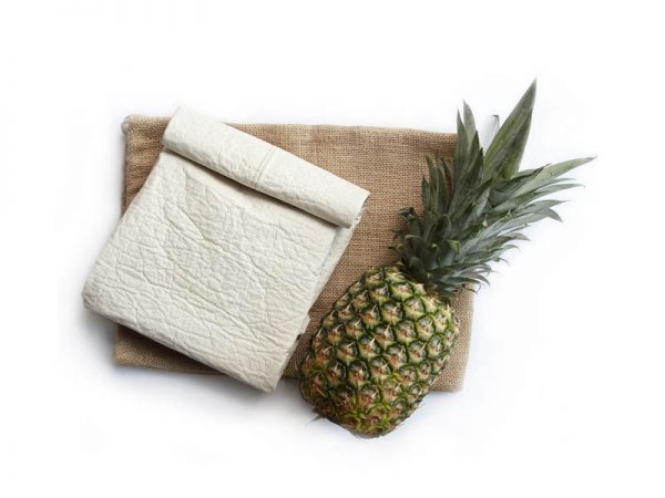 Piñatex, cuero vegetal de fibra de piña en los productos de Ananas Anam