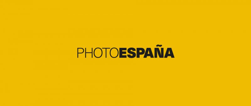 El festival de fotografía PHoto España sigue celebrando su 20 aniversario mediante exposiciones y actividades.