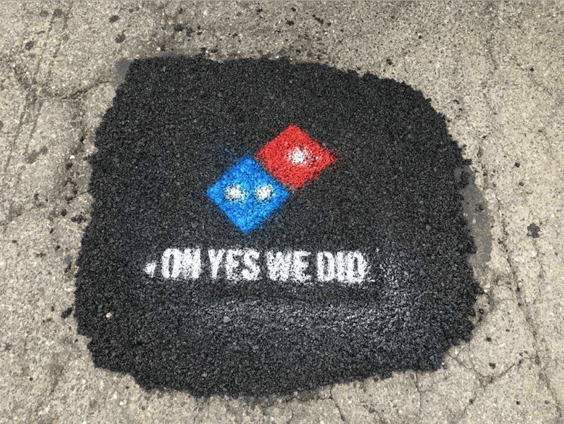 Paving for pizza, la campaña de Domino’s para acabar con los baches