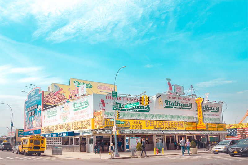 El azul de Coney Island tras el objetivo de Skander Khlif