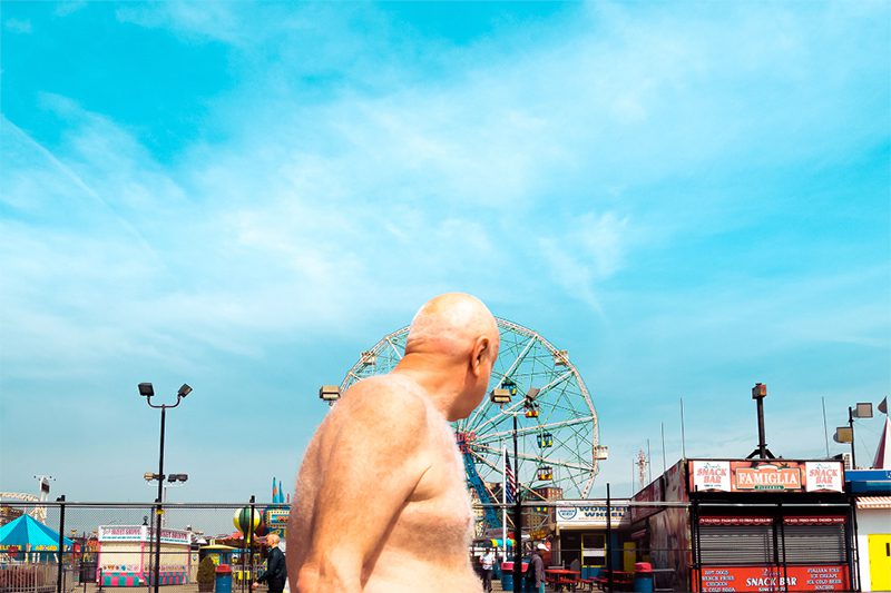 El azul de Coney Island tras el objetivo de Skander Khlif