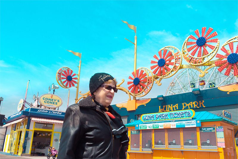 El azul de Coney Island tras el objetivo de Skander Khlif