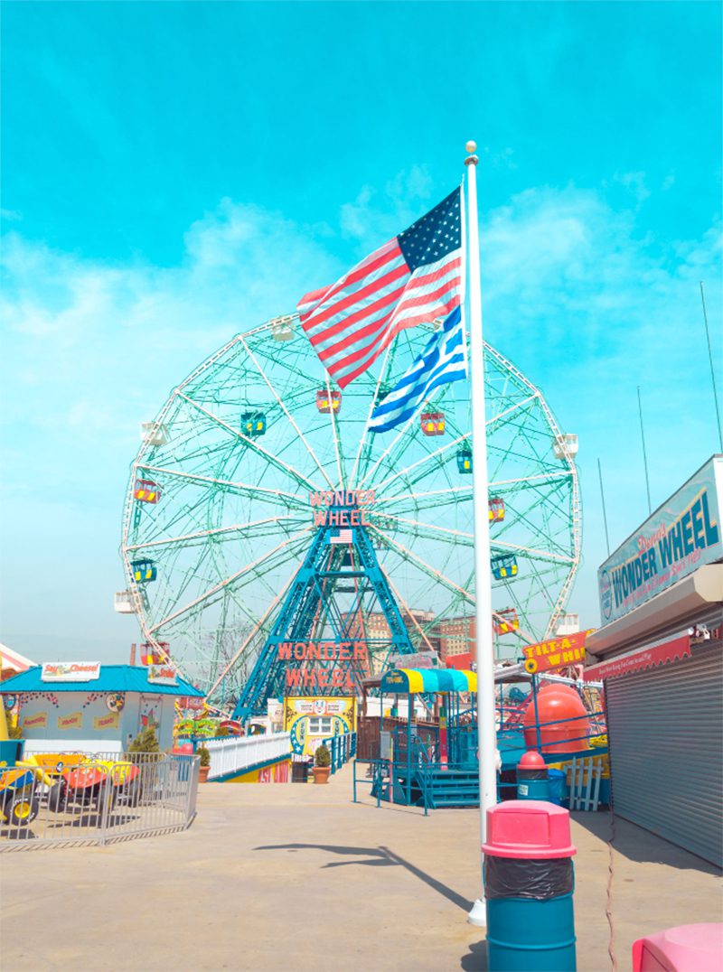 El azul de Coney Island tras el objetivo de Skander Khlif