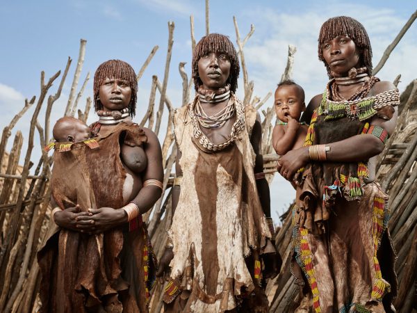 La fotografía tribal de Adam Kozioł. Tras un legado en extinción 