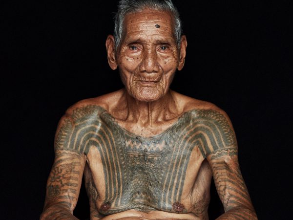 La fotografía tribal de Adam Kozioł. Tras un legado en extinción 