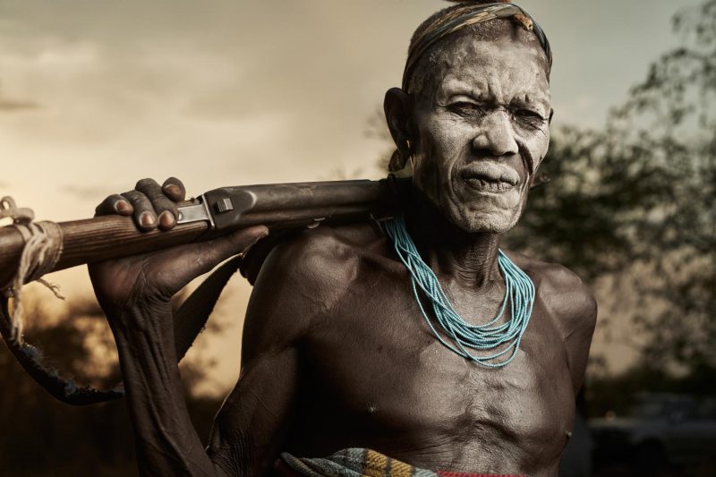 La fotografía tribal de Adam Kozioł. Tras un legado en extinción