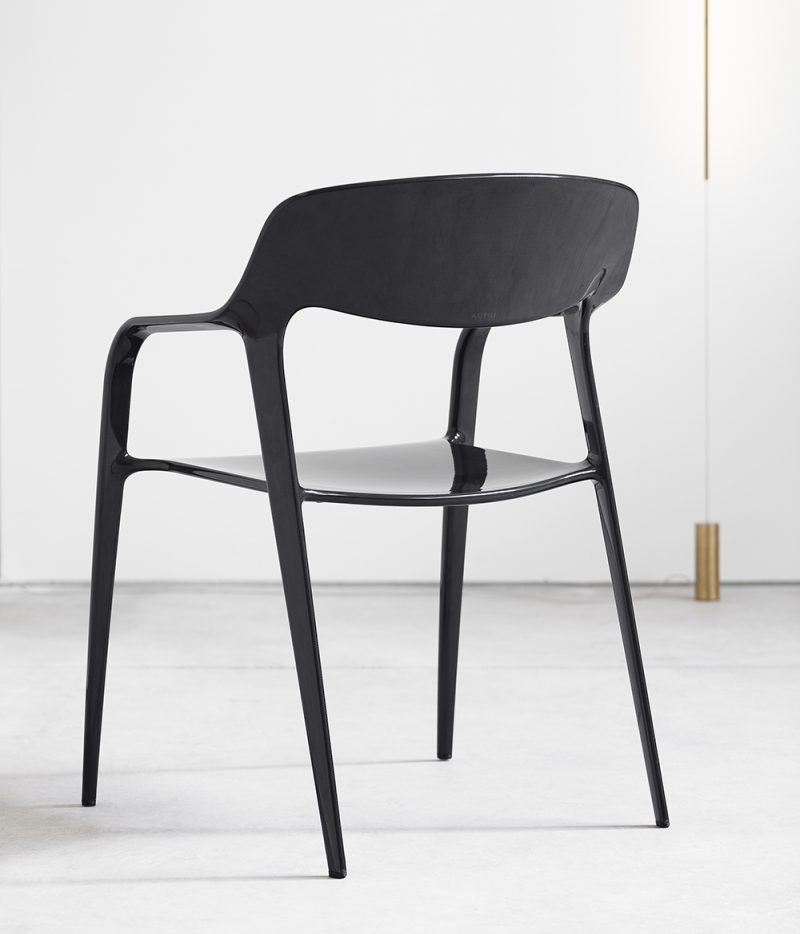 Karbon, la silla Javier Cuñado para Actiu. Diseño con fibra de carbono