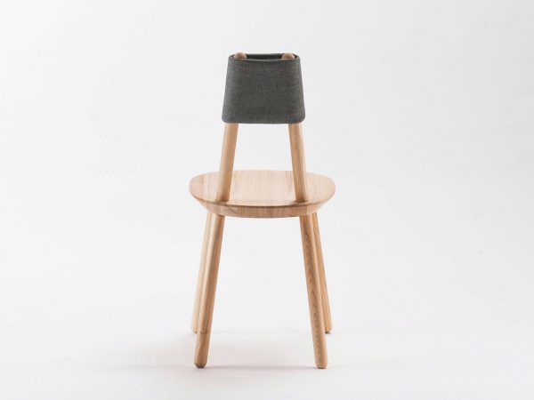 Naïve, la silla simple de Emko. Buen diseño lituano