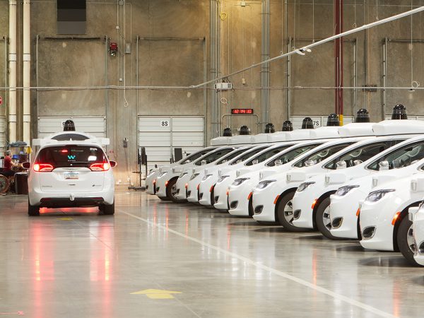 Waymo, la primera compañía de taxis sin conductores se pone en marcha