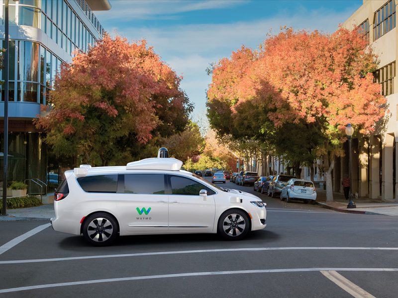 Waymo, la primera compañía de taxis sin conductores se pone en marcha