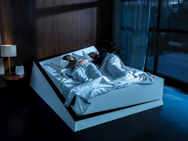 Lane-Keeping Bed, la cama inteligente de Ford. Cada uno en su lado