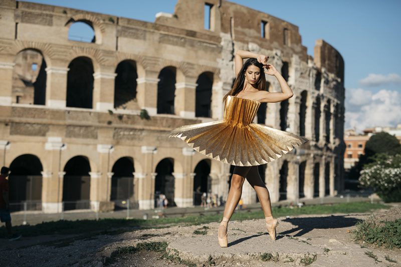 PLI.É, un proyecto de Pauline Loctin y Melika Dez. Danza, ciudades y papel doblado