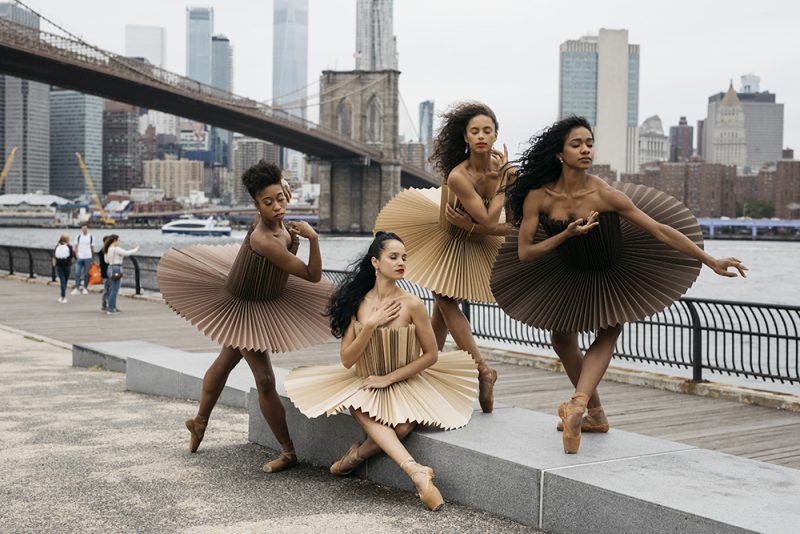 PLI.É, un proyecto de Pauline Loctin y Melika Dez. Danza, ciudades y papel doblado