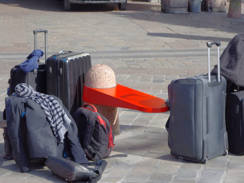 Boll, el mobiliario urbano de Adrian Blanc. La vida paralela de los bolardos