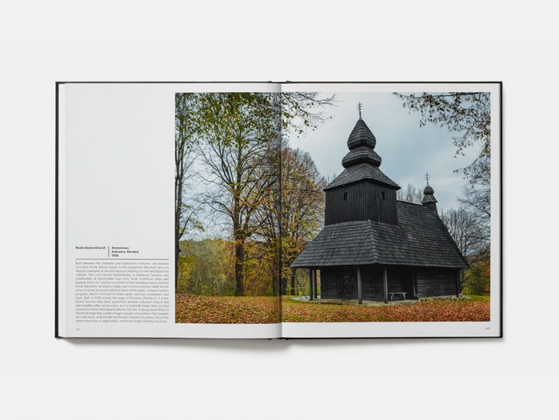 Black: Architecture in Monochrome, 224 páginas de arquitectura negra