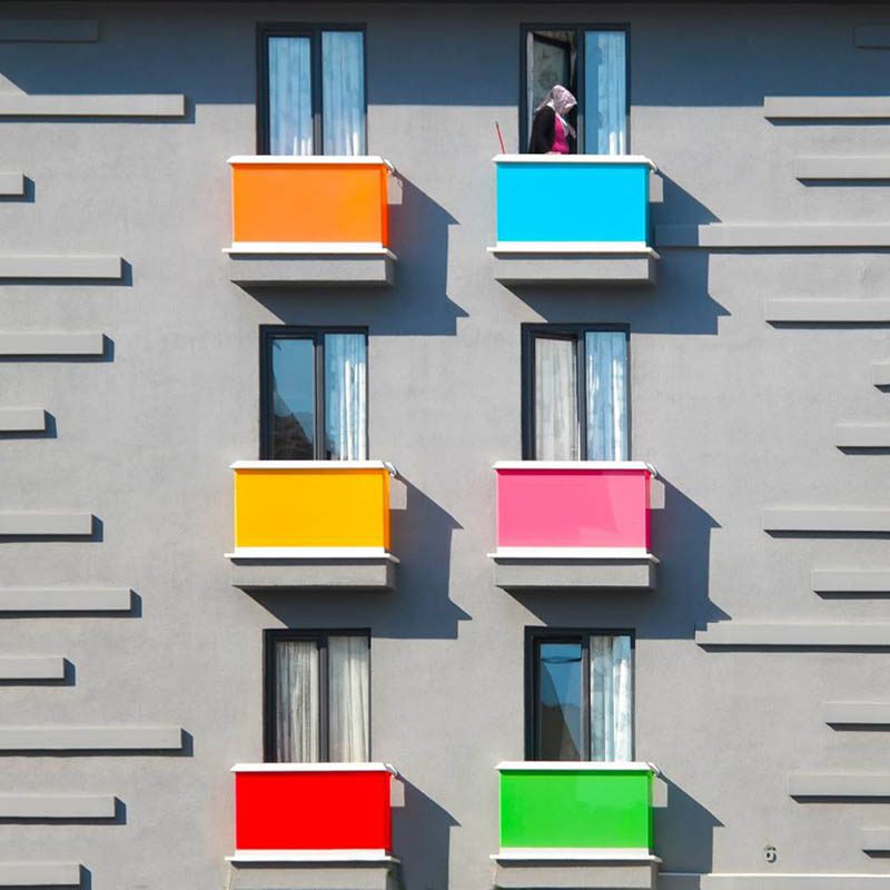 Yener Torun enseña otra cara de la arquitectura turca, en su serie fotográfica Façades