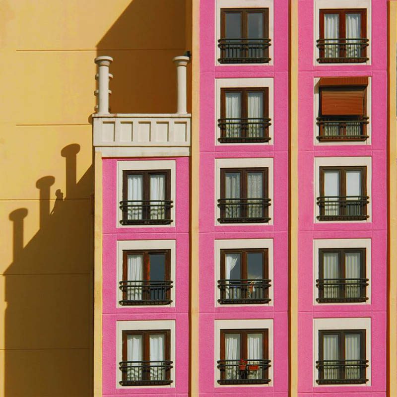 Yener Torun enseña otra cara de la arquitectura turca, en su serie fotográfica Façades