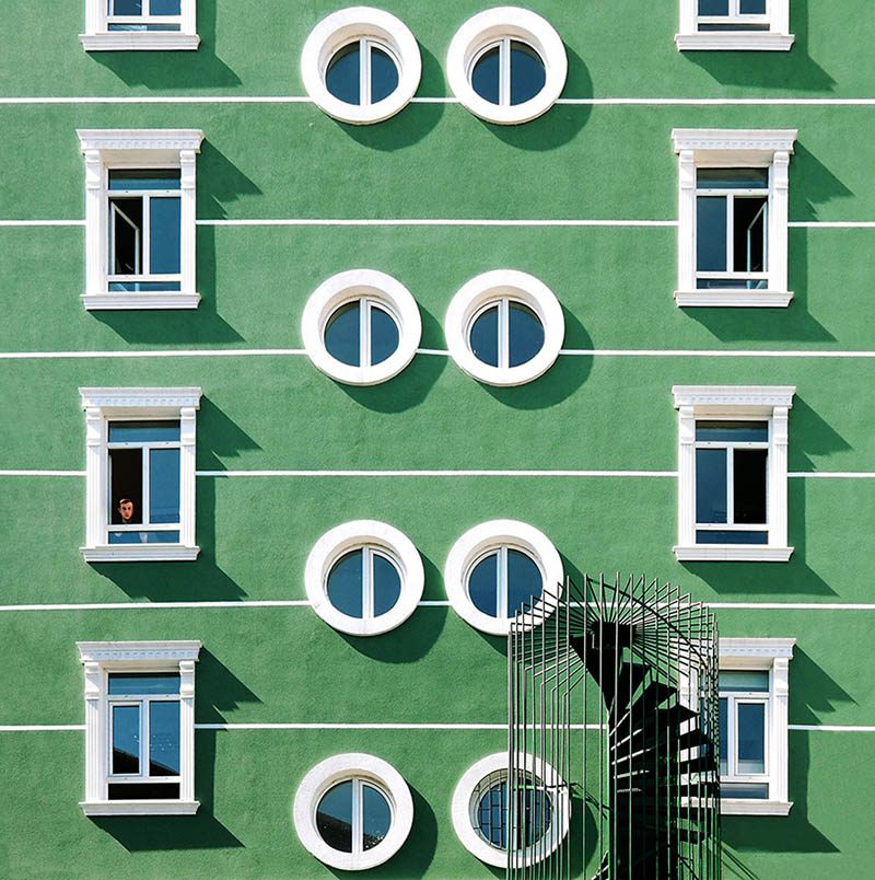 Yener Torun enseña otra cara de la arquitectura turca, en su serie fotográfica Façades