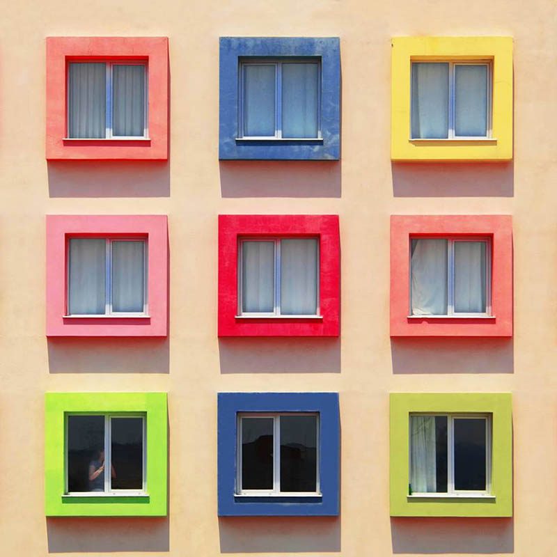 Yener Torun enseña otra cara de la arquitectura turca, en su serie fotográfica Façades