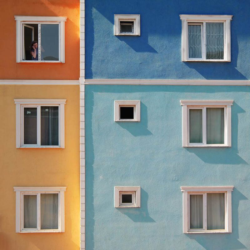 Yener Torun enseña otra cara de la arquitectura turca, en su serie fotográfica Façades