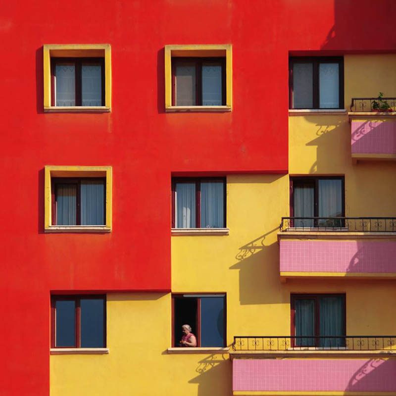 Yener Torun enseña otra cara de la arquitectura turca, en su serie fotográfica Façades