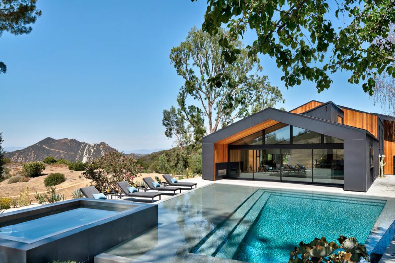 Residencia Saddle Peak, de Aux Architecture. © Grant Mudford