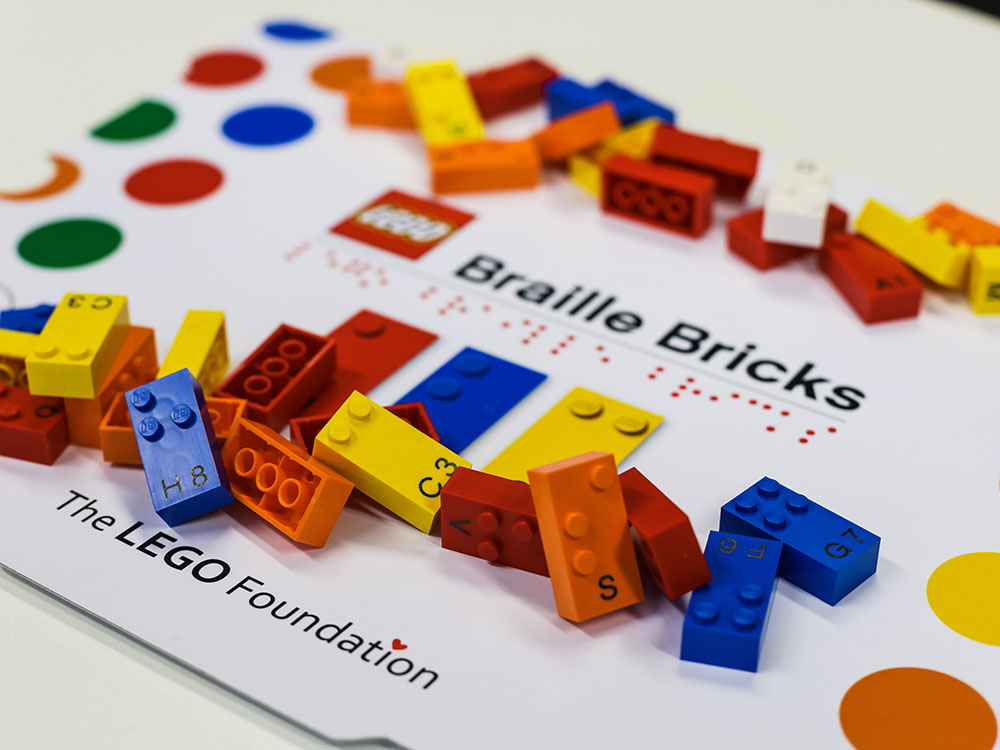 LEGO® Braille Bricks, para que los más pequeños aprendan Braille jugando