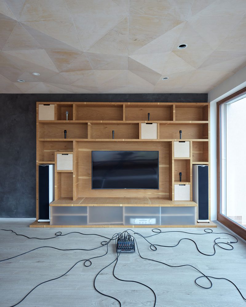 Un apartamento para músicos. Interiorismo en clave de A-SH. © Jakub Skokan and Martin Tůma / BoysPlayNice