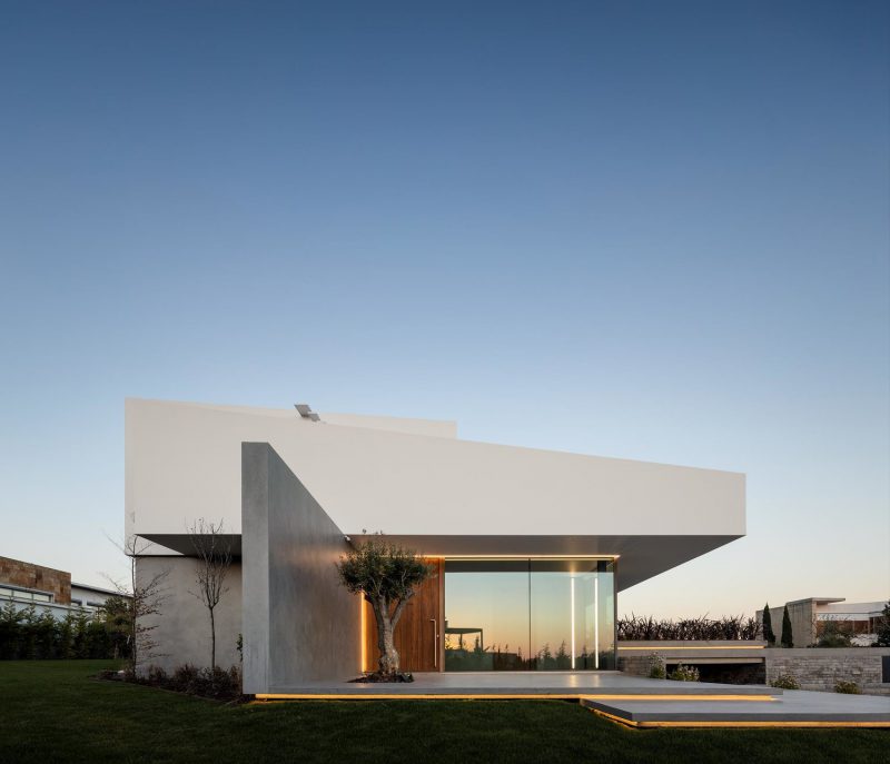 Casa Belas, el club de campo diseñado por el estudio Bica Arquitectos