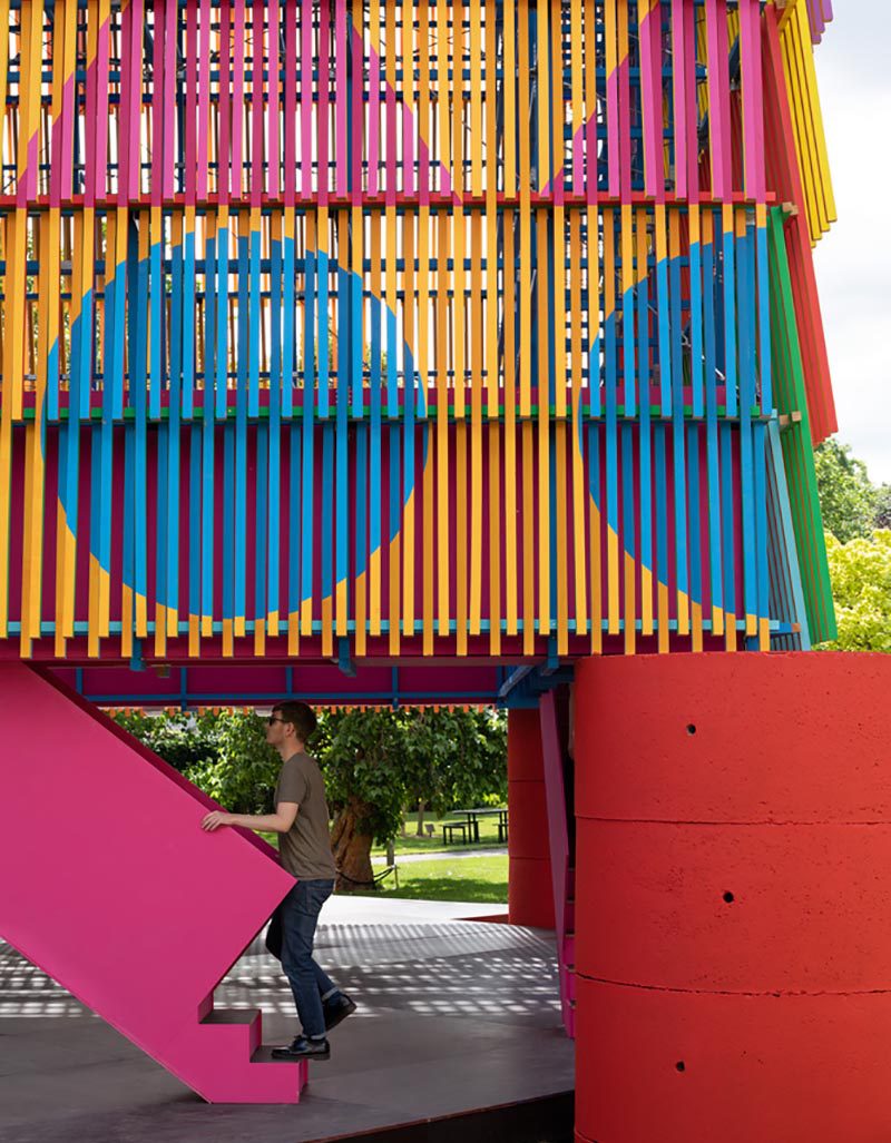 The Colour Palace. Geometría y color en el pabellón del estudio Pricegore y el artista Yinka Ilori para la Galería Dulwich