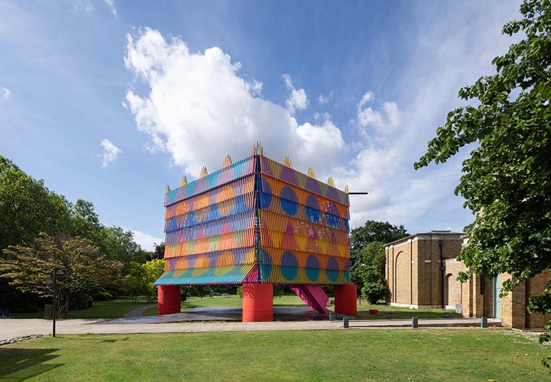 The Colour Palace. Geometría y color en el pabellón del estudio Pricegore y el artista Yinka Ilori para la Galería Dulwich