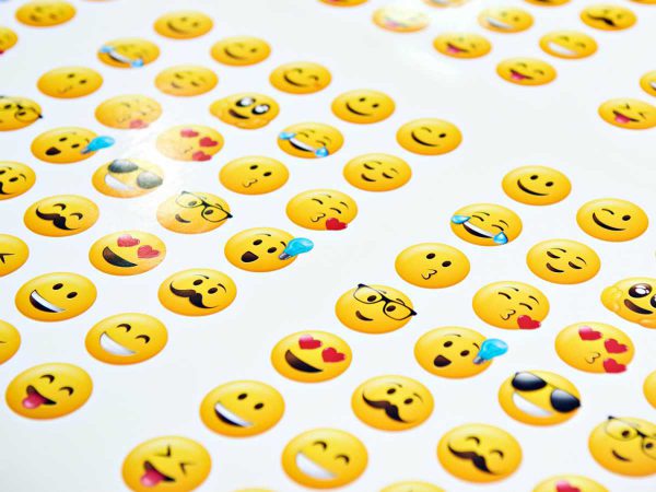 Fundéu BBVA elige a los emojis como la palabra del año. La evolución de la palabra escrita