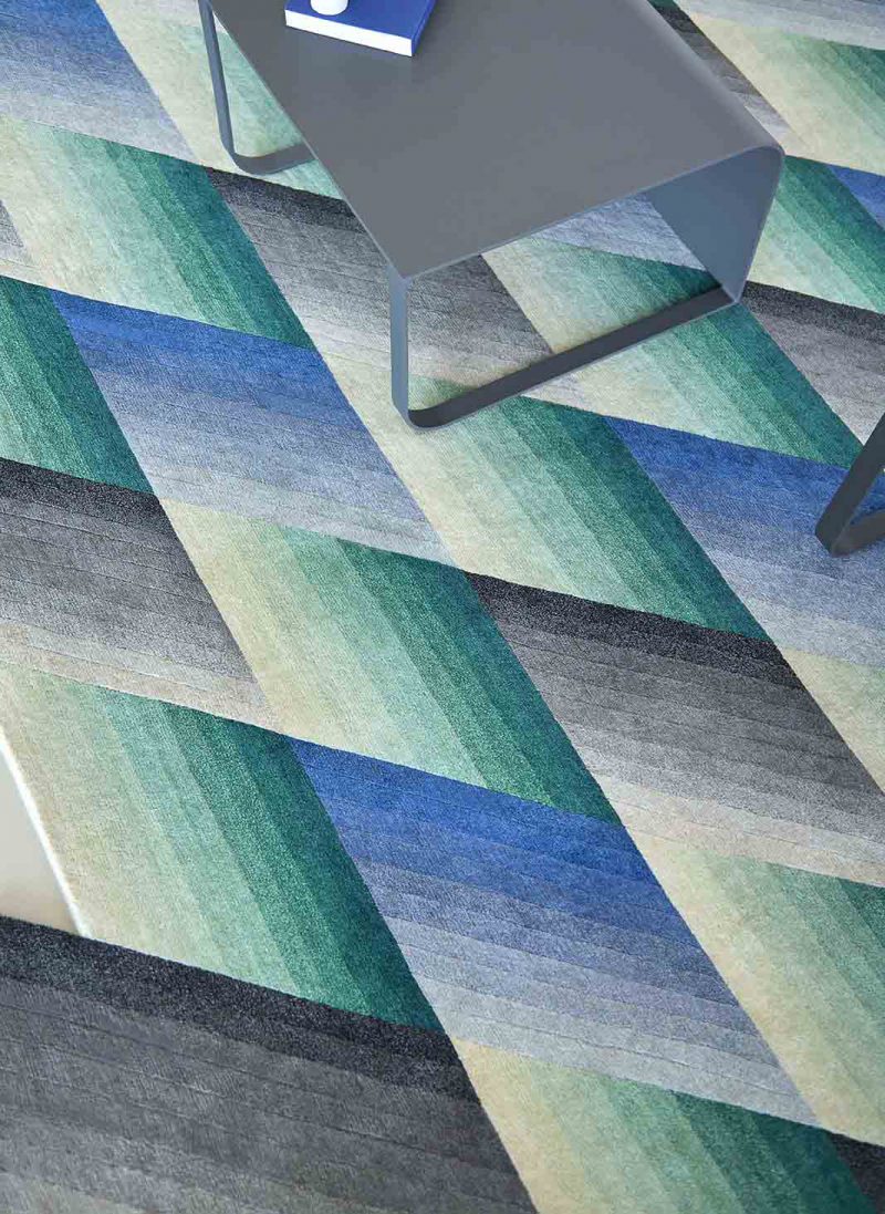 Mirage, la geometría de una alfombra. Patricia Urquiola para Gan